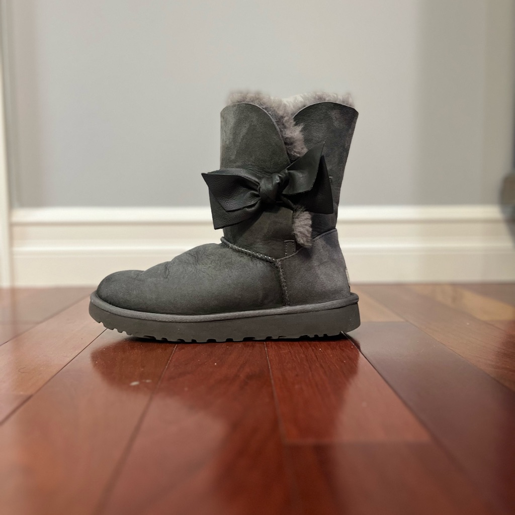 Gray Bow Uggs
